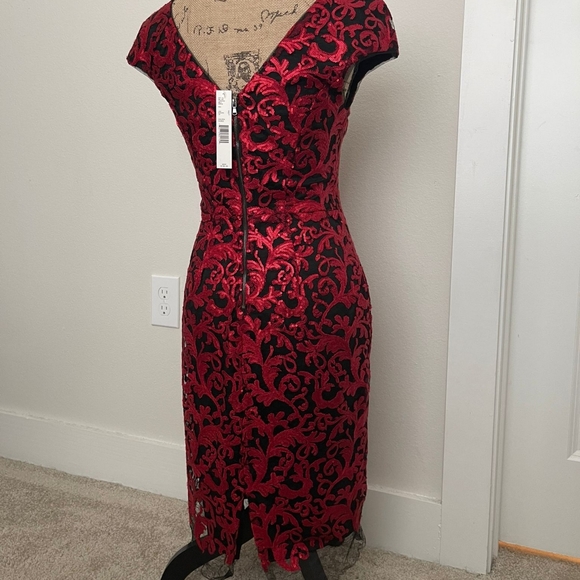 NWT! GORGEOUS ANTONIO MELANI RED AND BLACK LACE OVERLA… - Picture 2 of 13